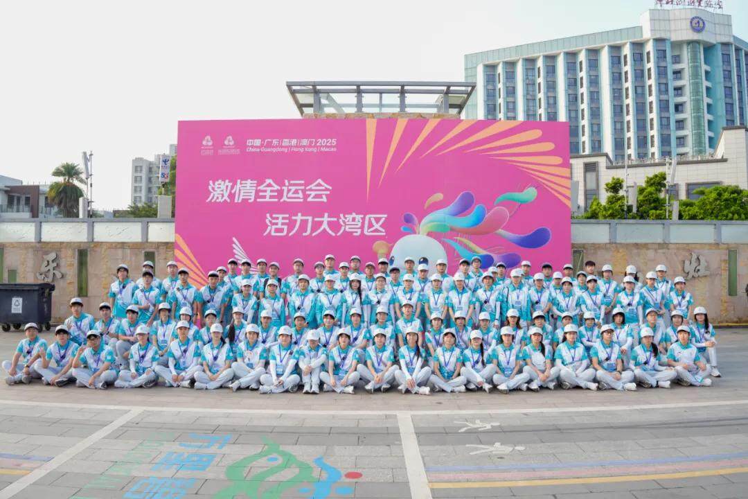 “小海豚”出动！百名青春力量护航十五运龙舟项目决赛