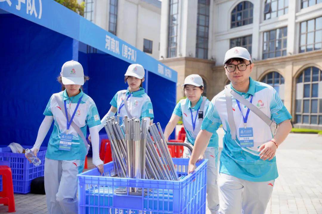 “小海豚”出动！百名青春力量护航十五运龙舟项目决赛