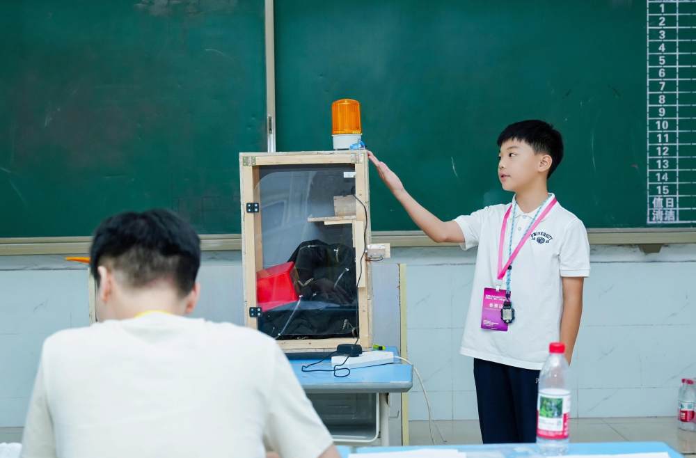 暑期到了，重庆1600名中小学生赛科学