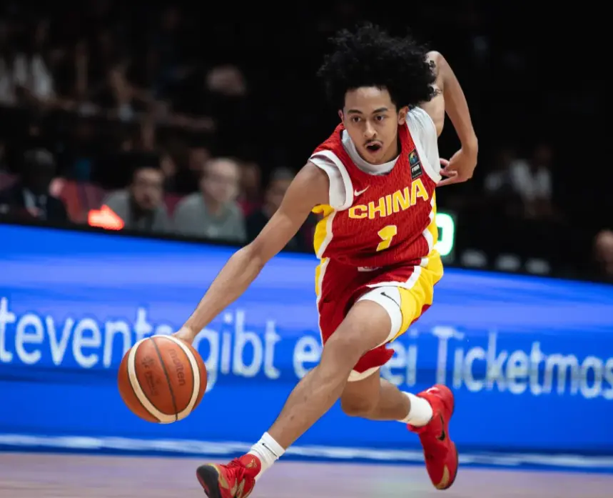 国青男篮世界杯收官：2胜4负排第13位 郇斯楠成亮点 曲绍斌连遭质疑