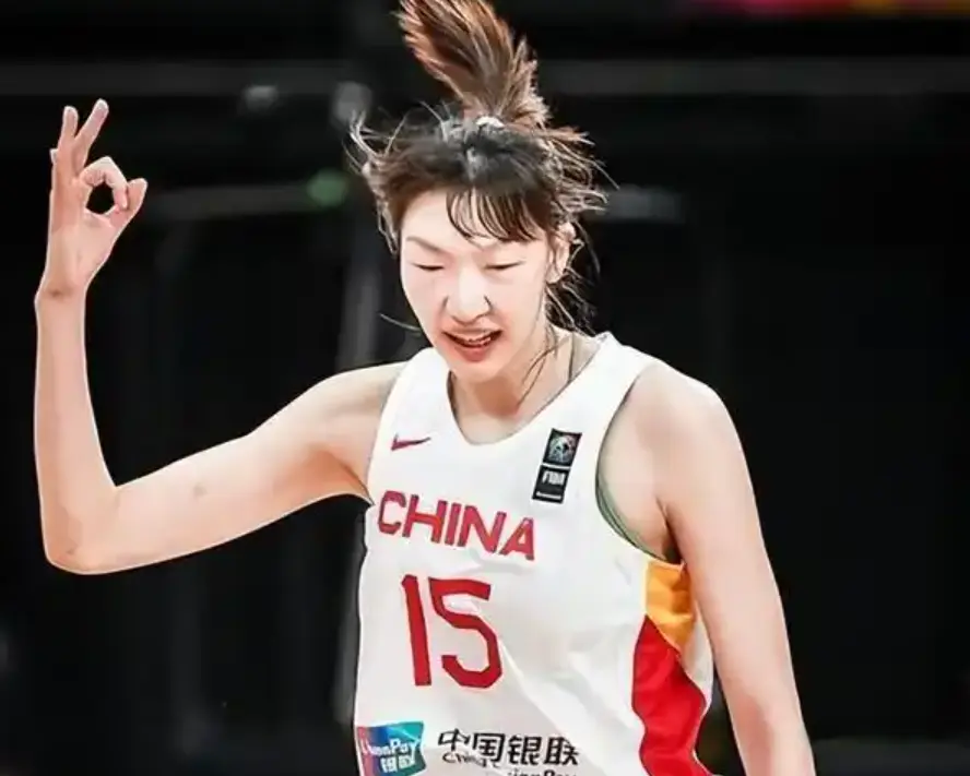 女篮首节不敌澳大利亚！仅靠韩旭杨力维，内线被虐，强度无法适应