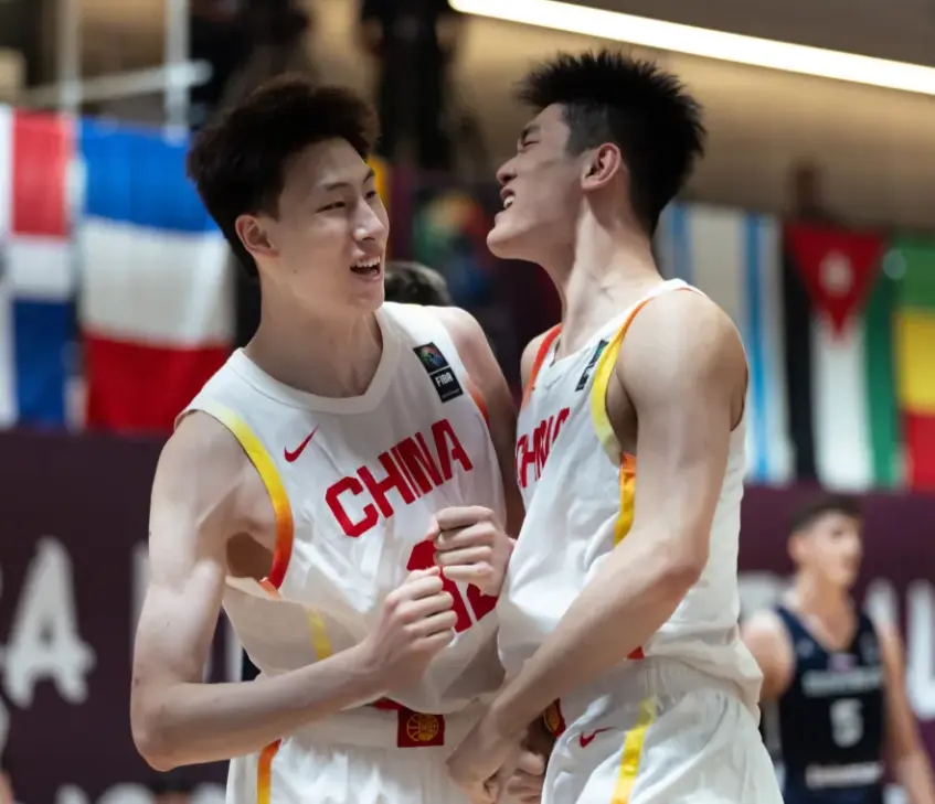 国青男篮世界杯收官：2胜4负排第13位 郇斯楠成亮点 曲绍斌连遭质疑