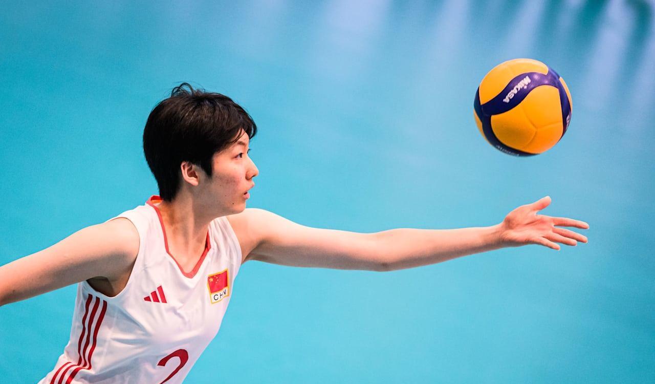 恭喜！中国女排又一16岁1米90新星闪耀：新版颜妮3战10次拦网