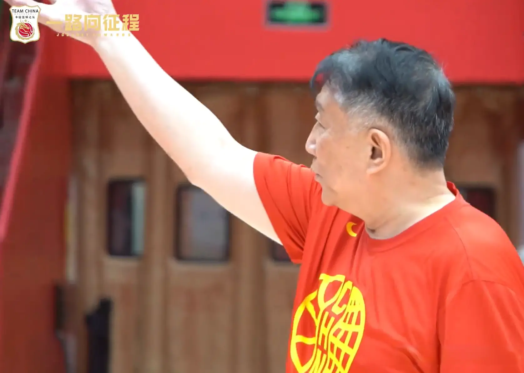 果然留一手！宫鲁鸣不愧老江湖，这一招谁也没想到，女篮有压力了