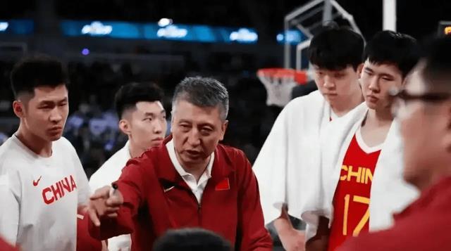 别狂！前有曲绍斌滥用朱正，后有郭士强硬召杨瀚森，好球员请珍惜