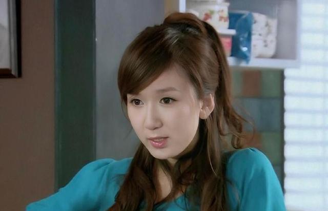 娄艺潇大变样，已经完全让人认不出来了，整容的代价真的很大