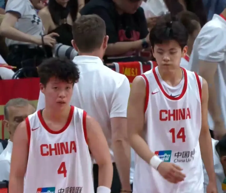 63-76！张子宇缺阵，中国女篮惨败，澳洲杀手隐身，韩旭成遮羞布