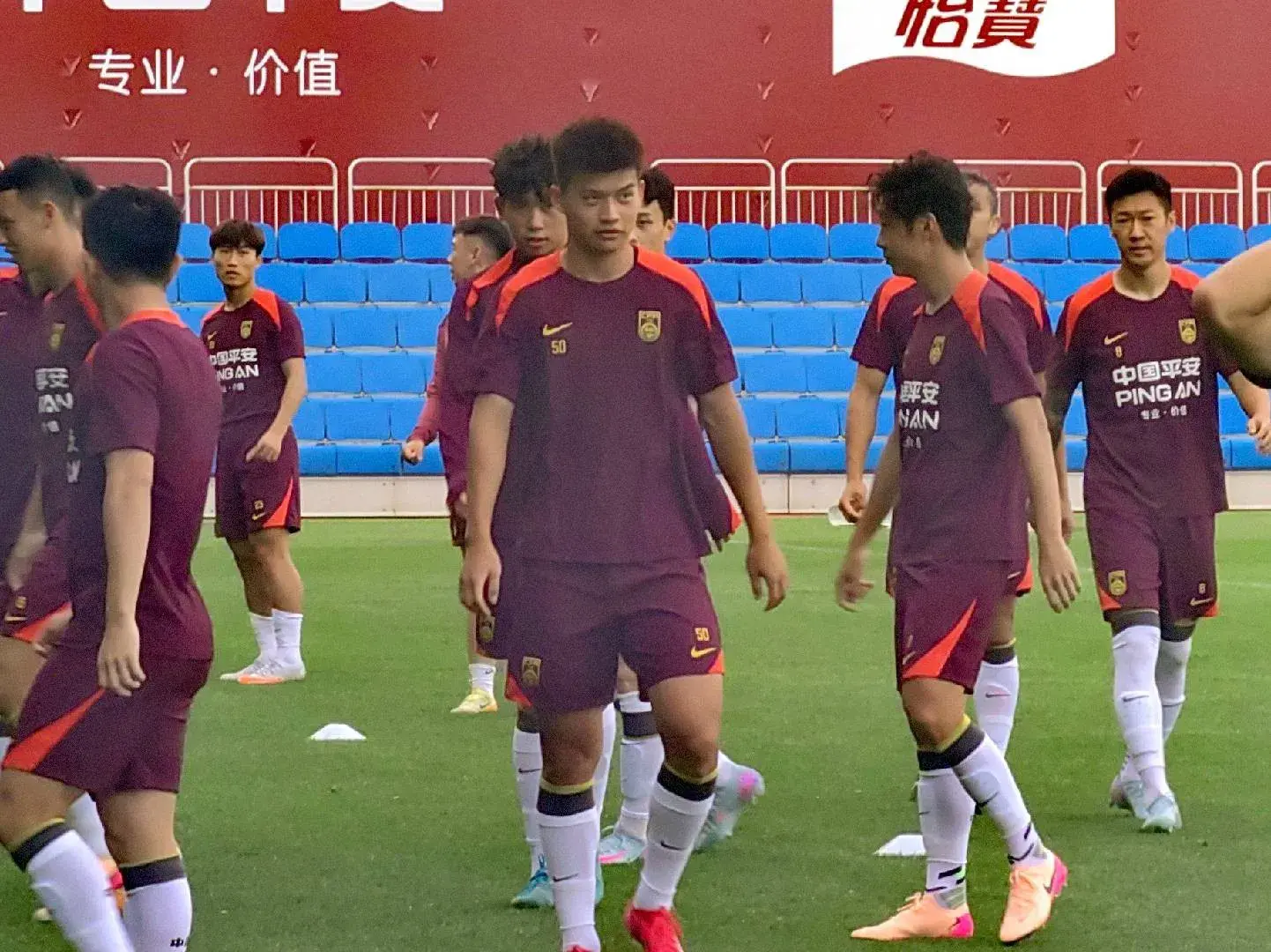 今晚19:00！CCTV5直播！国足告别单后腰，新帅和K联赛掰手腕