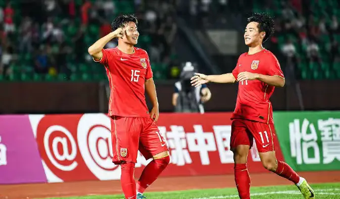 国少2-1绝杀，足球小将包办进球，董路大喜，连夜发文回击黑粉