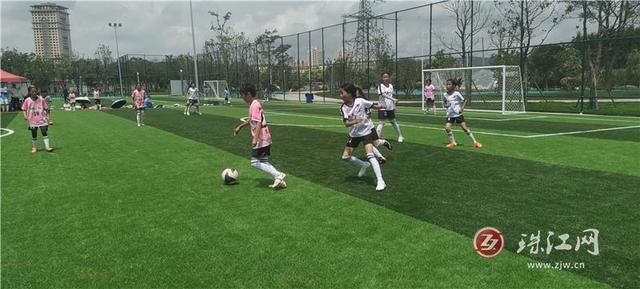 宣威市智慧体育公园迎来首场足球赛