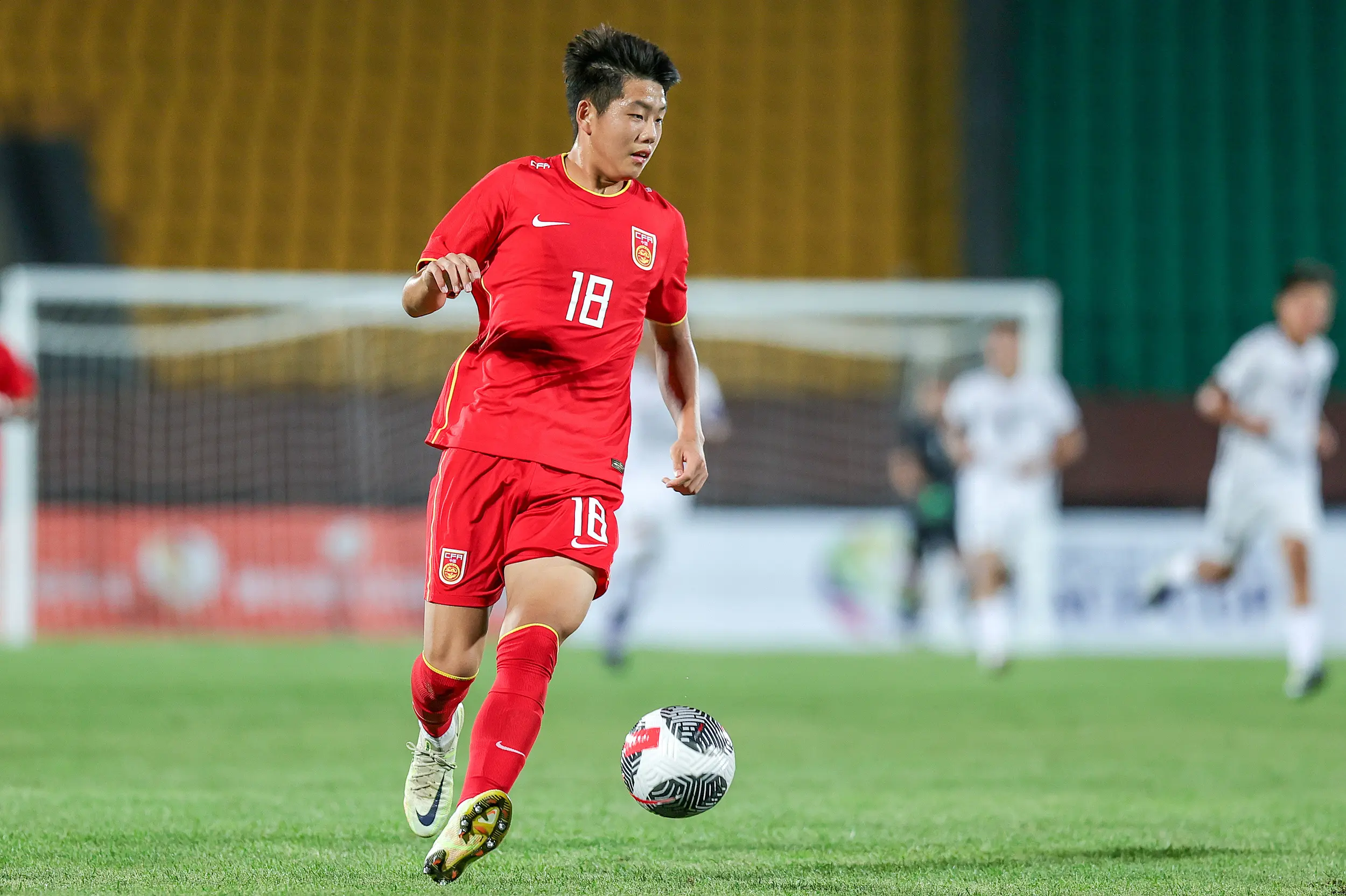 国少2-1绝杀，足球小将包办进球，董路大喜，连夜发文回击黑粉