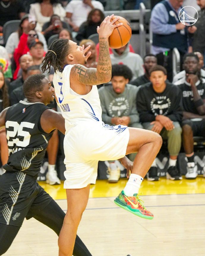 NBA夏联战报：勇士丢绝杀三分吞首败 理查德16分丢绝杀球 克赖尔19+5三分