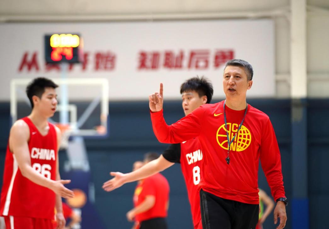中国男篮赴欧17人名单出炉！8后卫+3内线，郭士强面临挑战