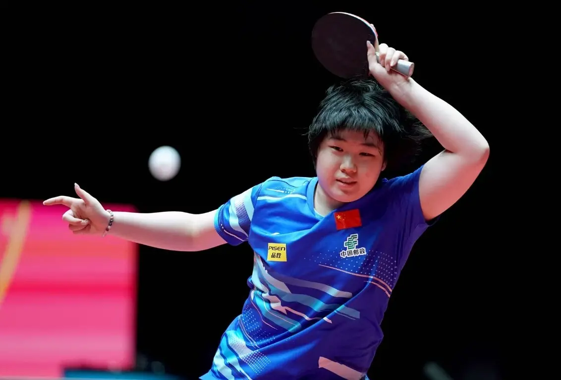 大丫头笑傲中日对决！蒯曼3-0日本最强高中生，晋级大满贯32强