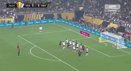 墨西哥2-1逆转又夺冠！两个头球破门太漂亮，一个庆祝镜头最感人