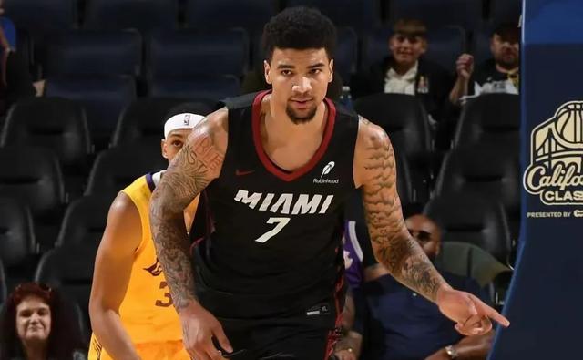 NBA夏联赛：湖人103-83轻取热火尝首胜！布朗尼10+2&斯威德20+3