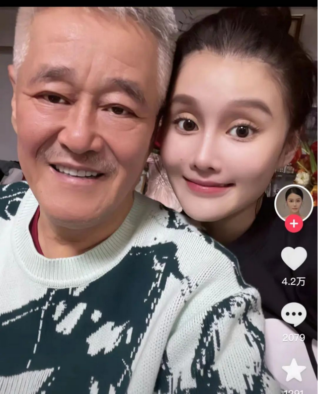 赵本山女儿球球自爆抑郁复发，曾宣布生娃后退网不差直播钱