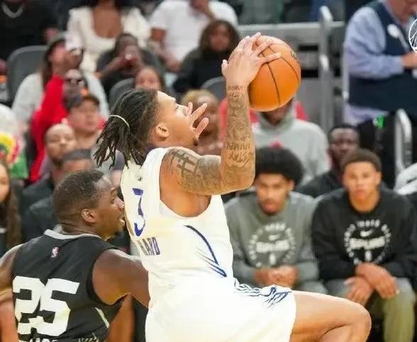 NBA夏联赛：马刺90-88力克勇士尝首胜！大卫琼斯25+3+3&克莱尔19