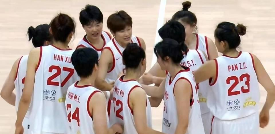 CCTV5直播中澳女篮战长沙，张子宇会上吗？宫鲁鸣有后手，谁能赢