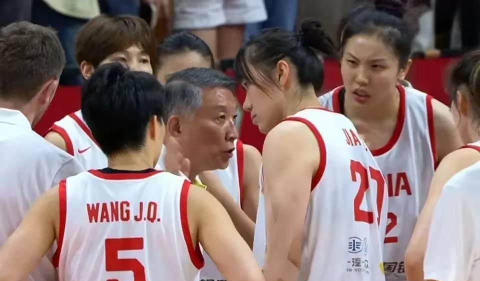 CCTV5直播中澳女篮战长沙，张子宇会上吗？宫鲁鸣有后手，谁能赢