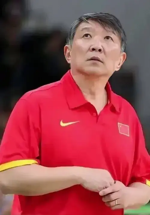 记者问主帅戈里斯：张子宇复出后能否击败中国女篮，回答耐人寻味