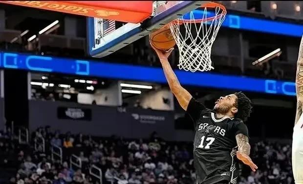 NBA夏联赛：马刺90-88力克勇士尝首胜！大卫琼斯25+3+3&克莱尔19