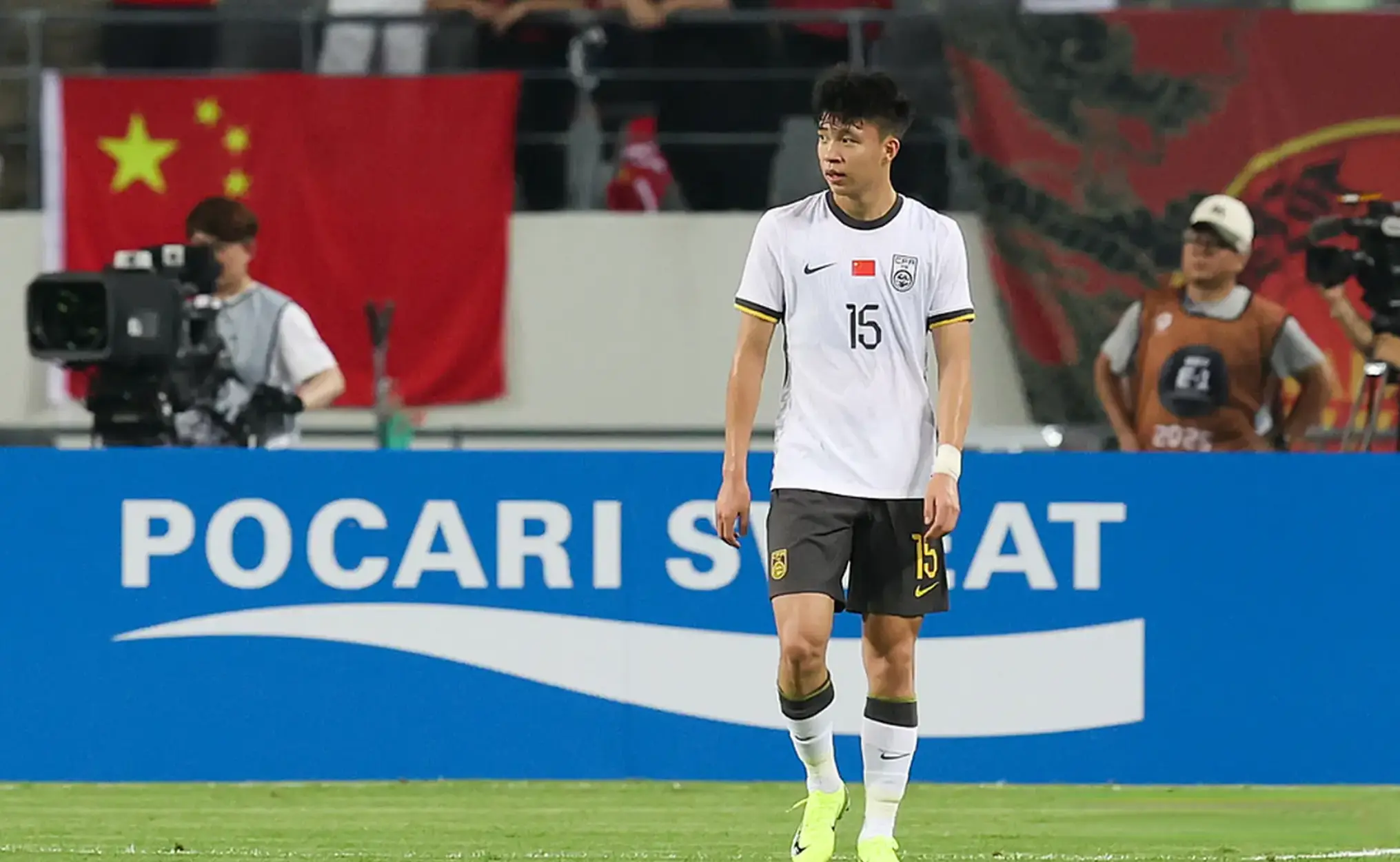 国足为什么0-3落败？久尔杰维奇一席话说得很实在，名记：没眼看