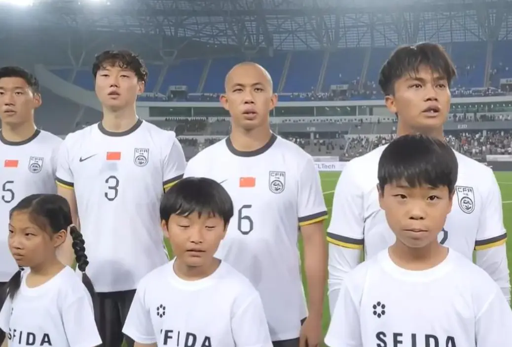 随着国足0-3韩国队！东亚杯积分：倒数第1诞生，中国香港队争第3
