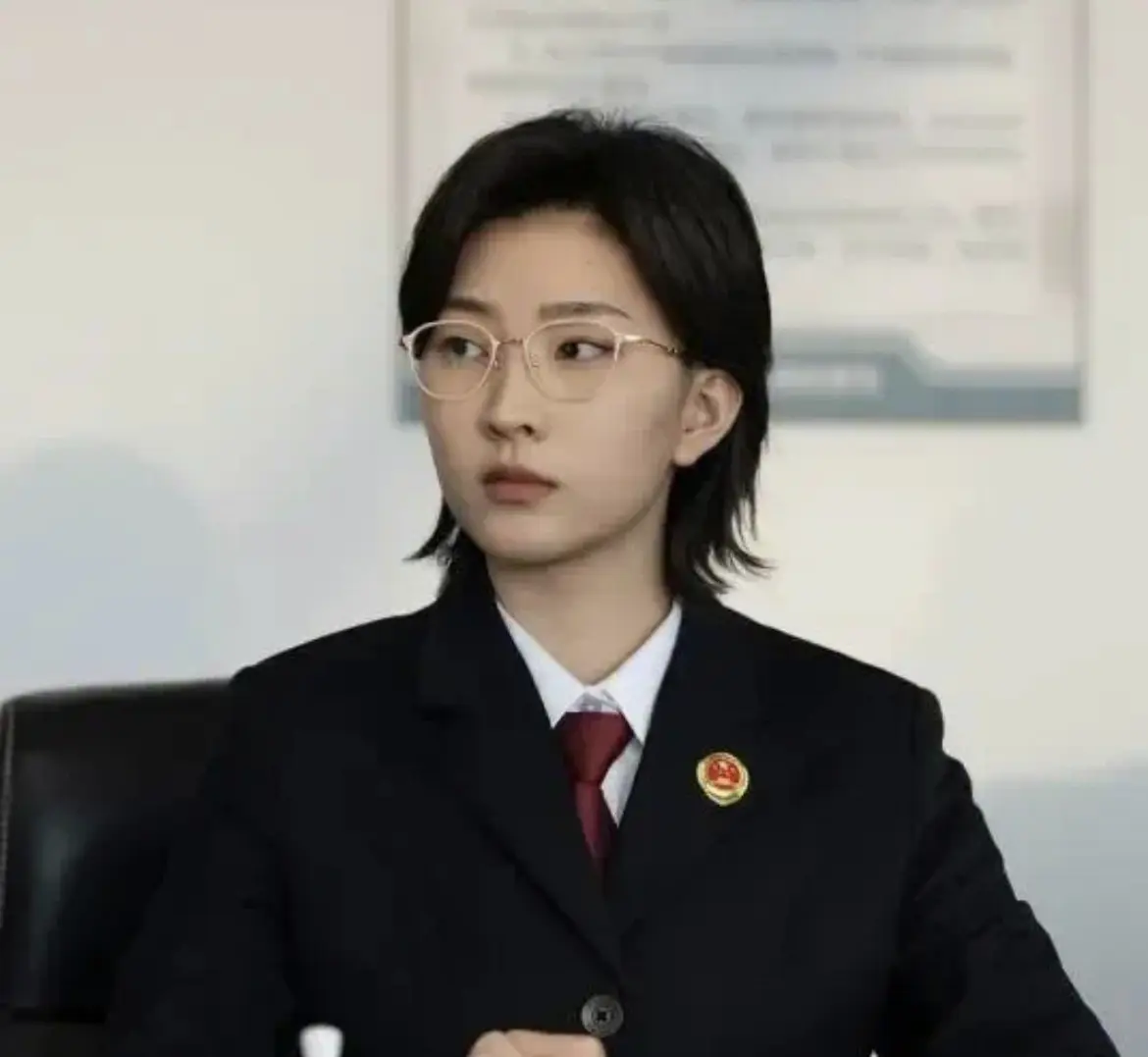 《以法之名》8位女演员颜值排名，第一名实至名归