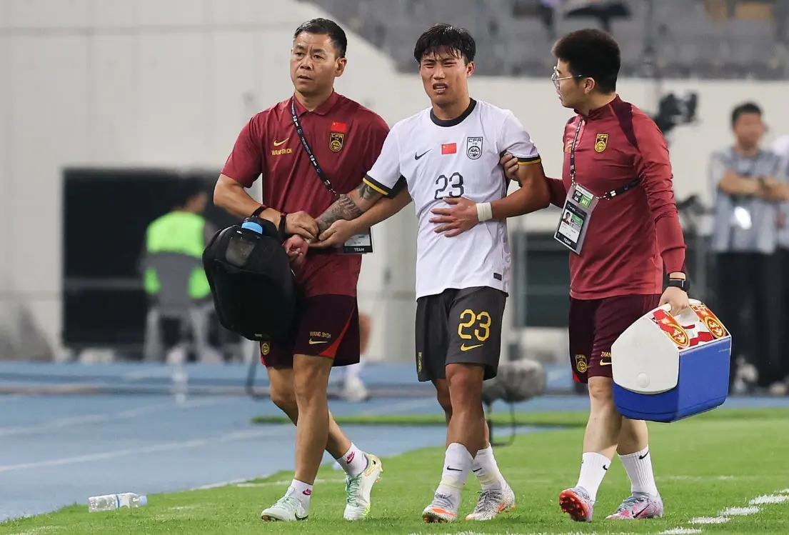 大反转！谢文能被“换下”原因曝光，未来难成国足主力中场了