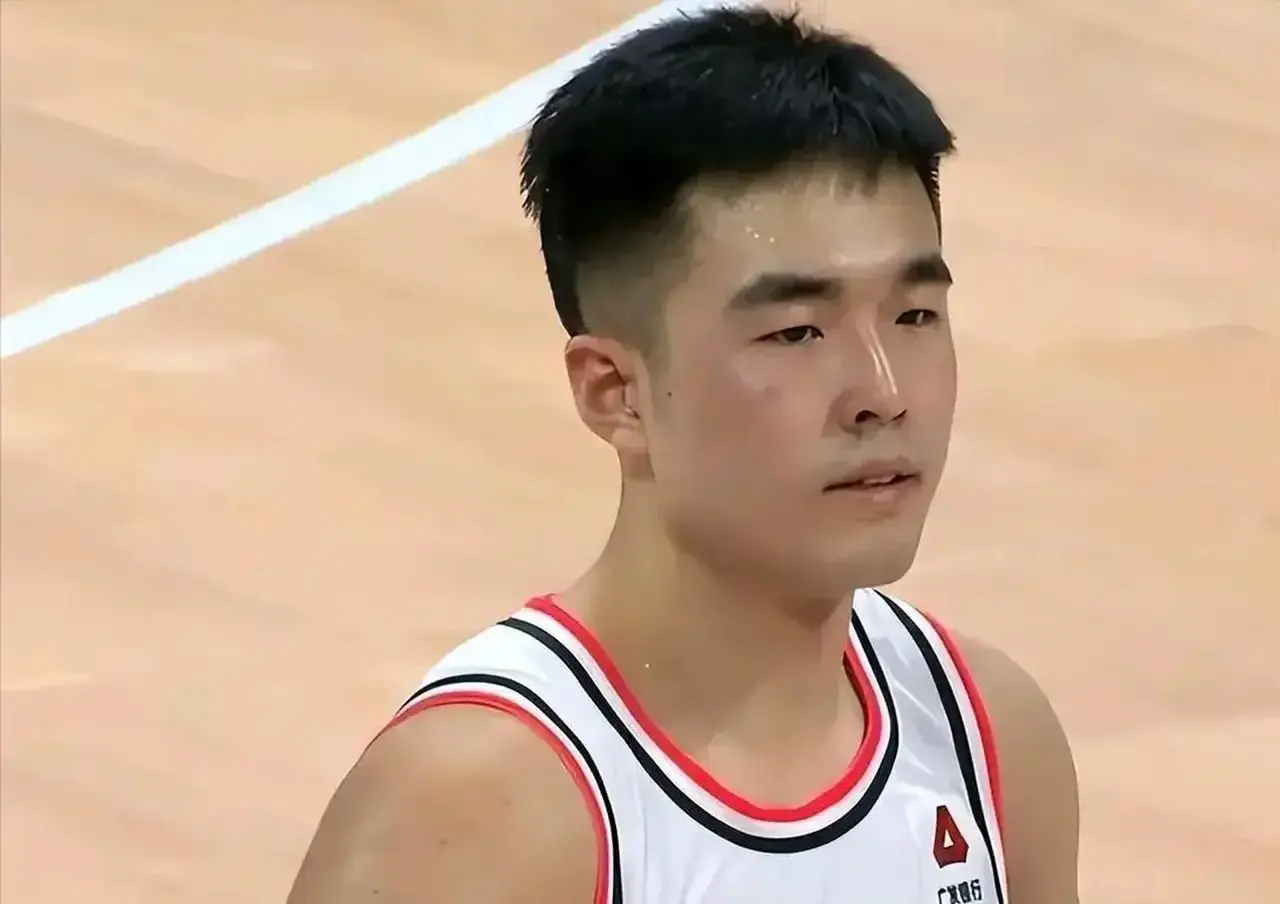 2将离队！杜锋盛赞7将特训，张明池获重点培养，3国手成建队基石