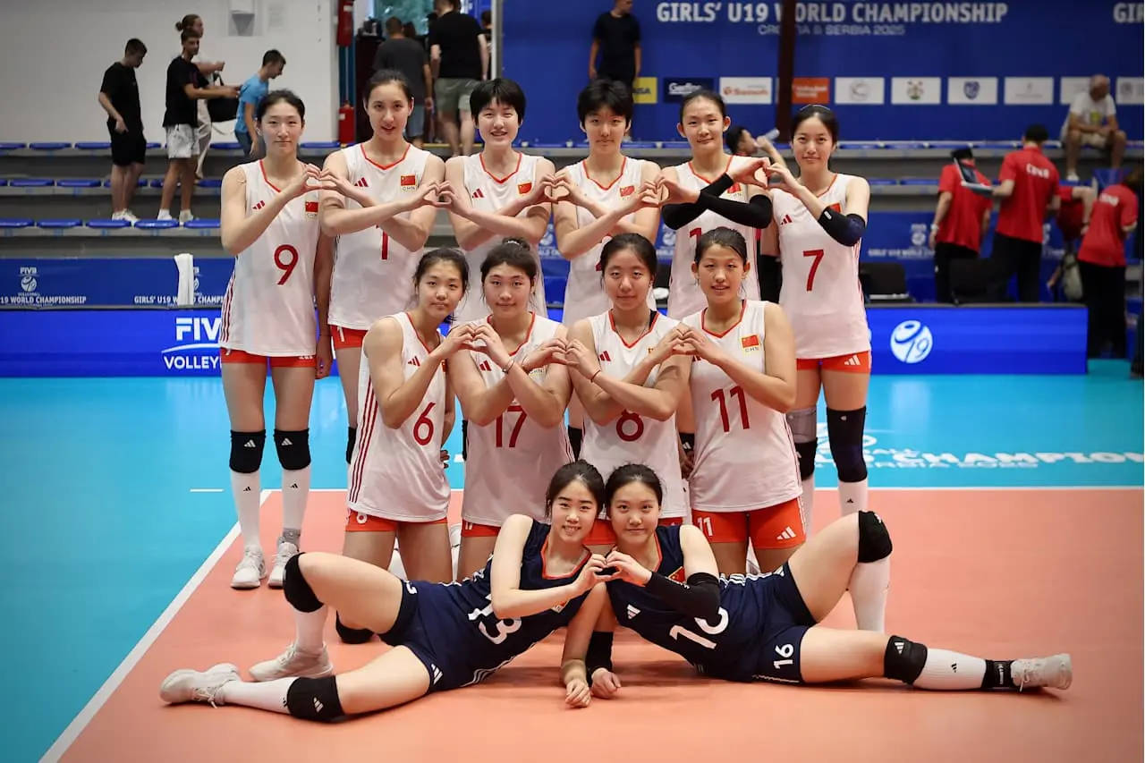 连扳7个局点，中国U19女排打出神球，世锦赛小组出线