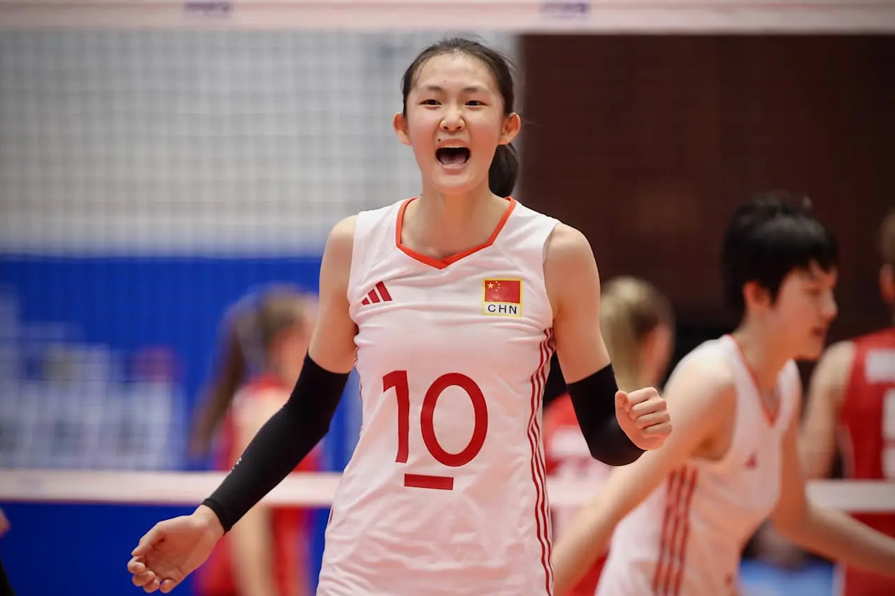 连扳7个局点，中国U19女排打出神球，世锦赛小组出线
