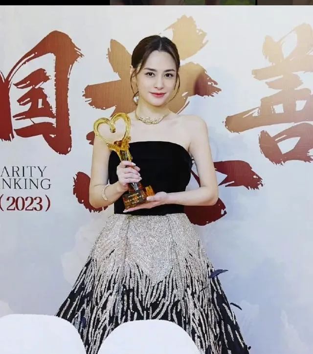 阿娇新电影演技太绝了！扮演绝症母亲催人泪下，终于告别了“花瓶”标签