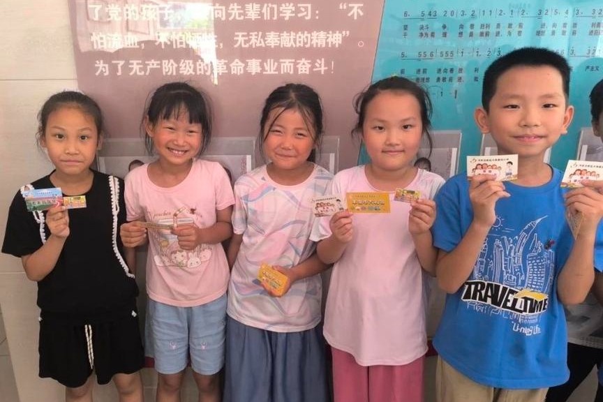 济南高新区丰奥嘉园小学开展“红领巾争章”兑换活动