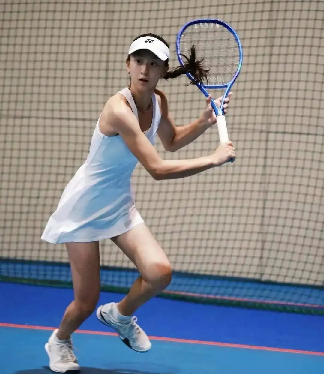 田亮女儿网球训练照曝光，17岁森碟身材高挑，手臂还有肌肉，长得越来越美