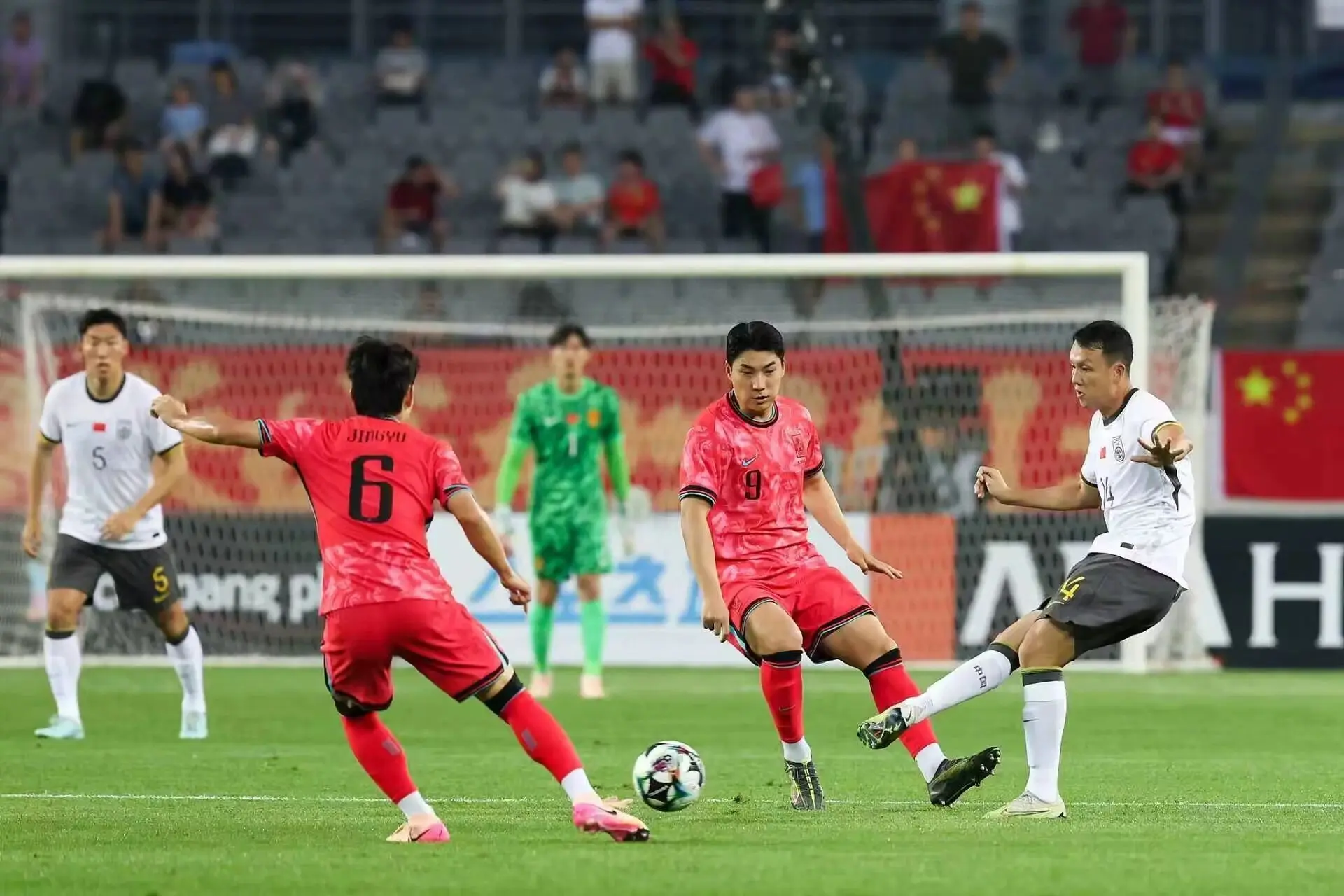 噩梦重演，申花国脚纯纯卧底，3秒2次自杀传球，致命失误导致失球