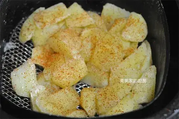 三伏天，真是爱极了土豆这个吃法，不煎也不炒，低油少盐超健康！
