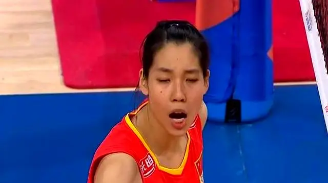 中国女排大逆转德国，三人被重点表扬，诠释何为女排精神