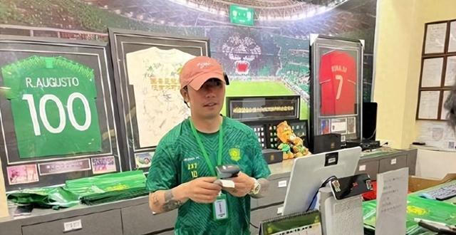 国安跟申花将在下一轮正面交锋，两位强援携手亮相，已被球迷看好