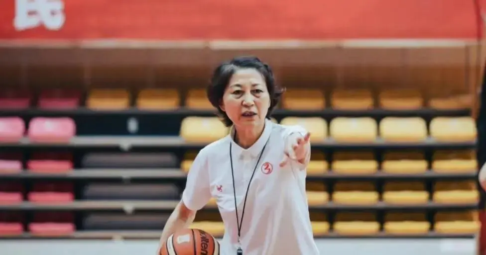 被埃及32分逆转又输非洲队，U19女篮世界杯惨败，主帅下课倒计时