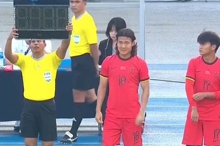 东亚杯替补登场，25岁廖锦涛迎来国足生涯首秀