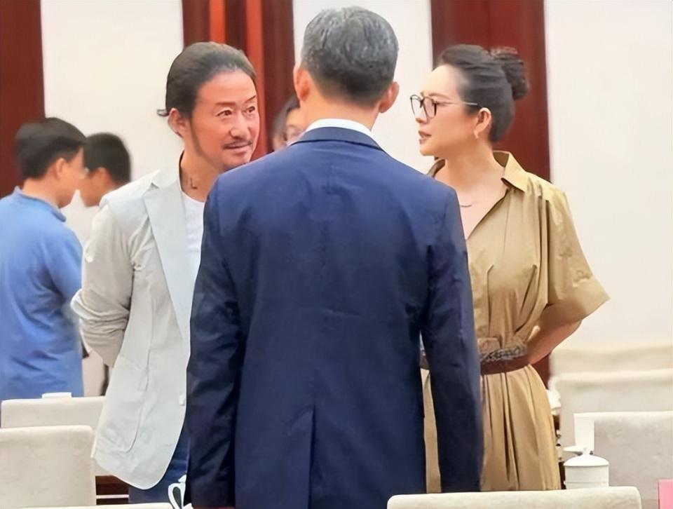 央视镜头下，各位大明星颜值太能抗打，章子怡最惊艳，陈道明最意外