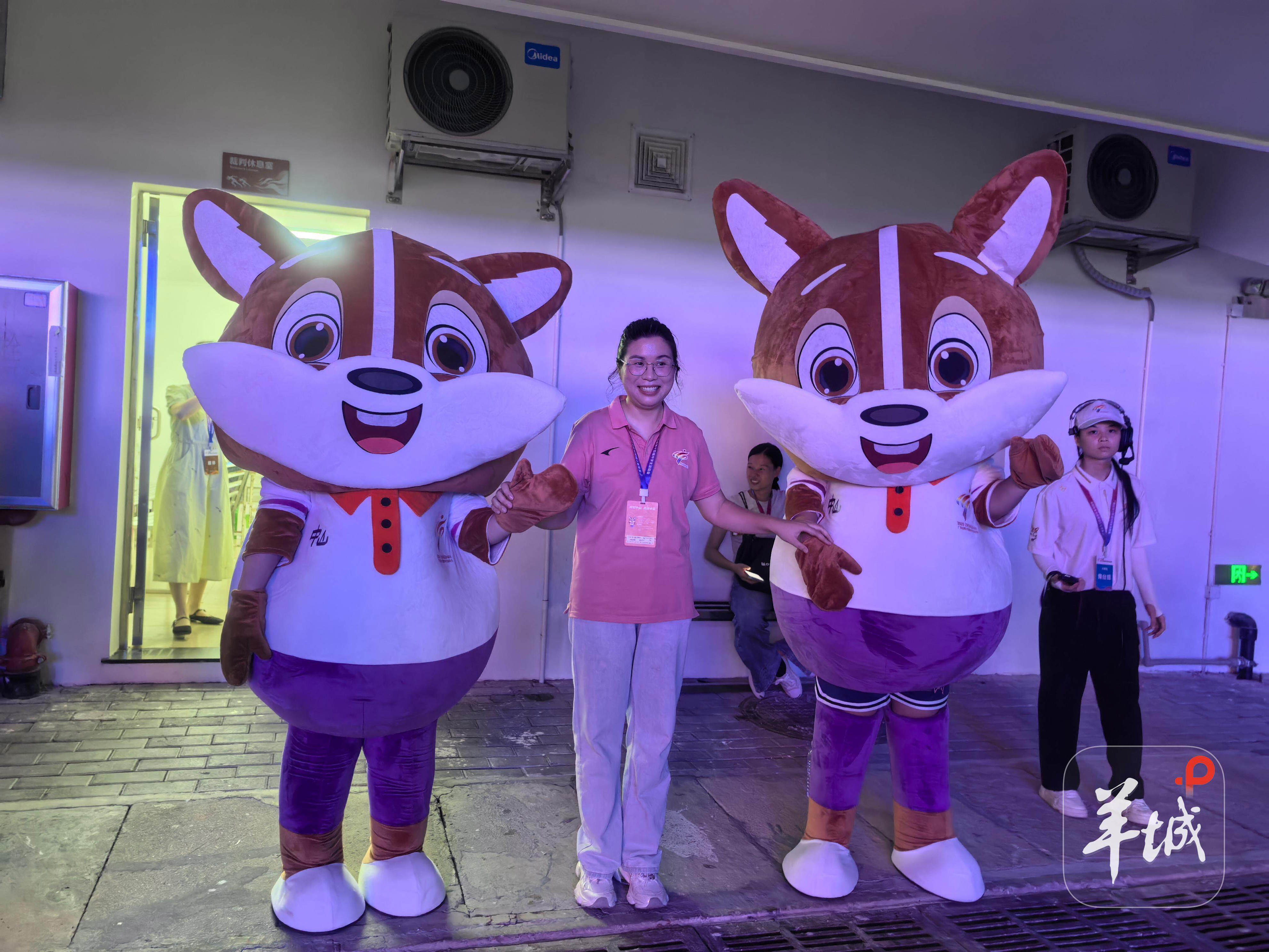 广东省第十四届中学生运动会在中山开幕