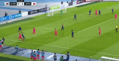 日本1-0韩国！卫冕东亚杯+第3次夺冠超国足，30岁混血射手5球夺金靴