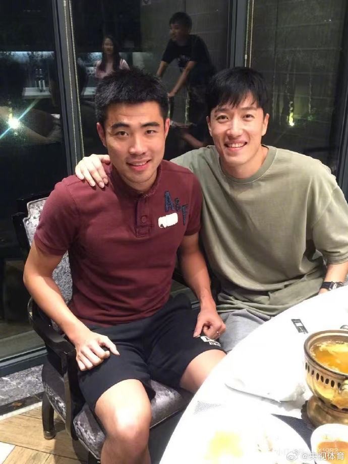 刘翔称赞师弟谢文骏：哈结棍！后者男子110米栏跑出13秒58