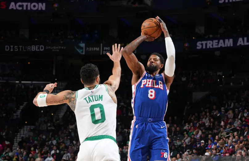 3年1.62亿顶薪，重伤成球队局外人！NBA被高估巨星，离退役不远了
