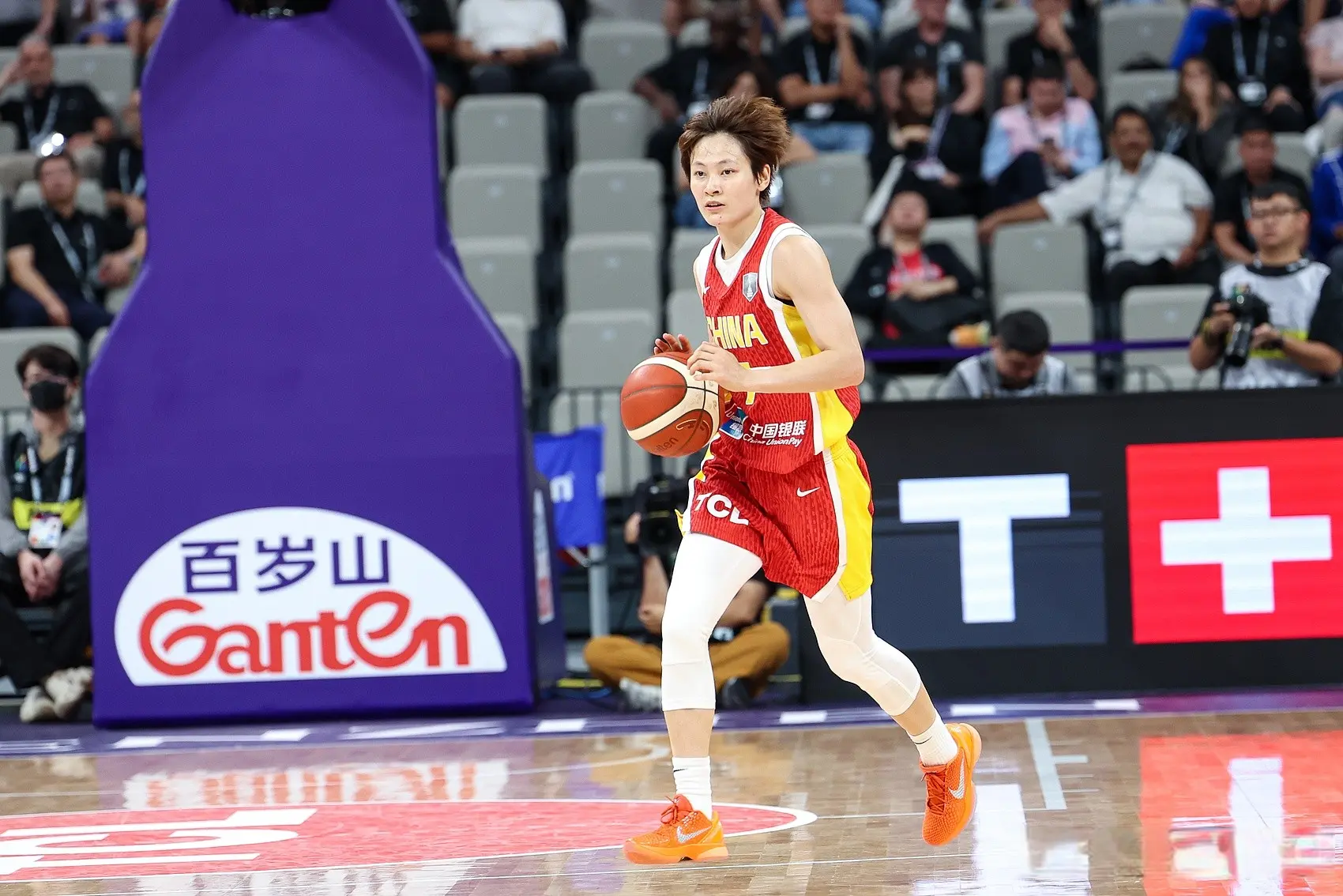 两连胜！中国女篮91-69韩国，不是张子宇，女篮赢球最大功臣是她