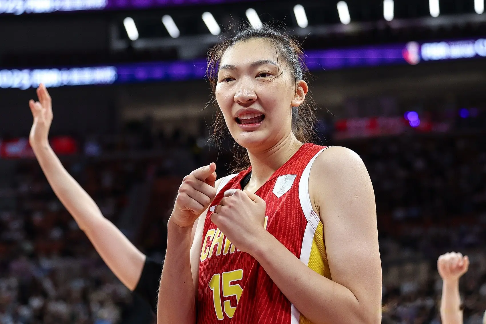 两连胜！中国女篮91-69韩国，不是张子宇，女篮赢球最大功臣是她
