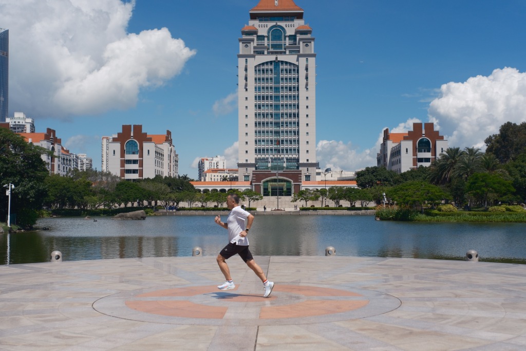 专访｜厦门马拉松的老古董，他是城市和跑步的纽带